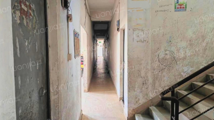 安定村山顶二手房实景图