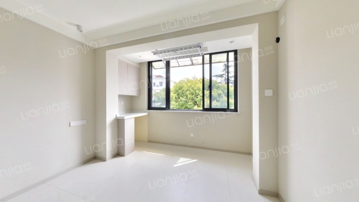 虹霞小区二手房实景图