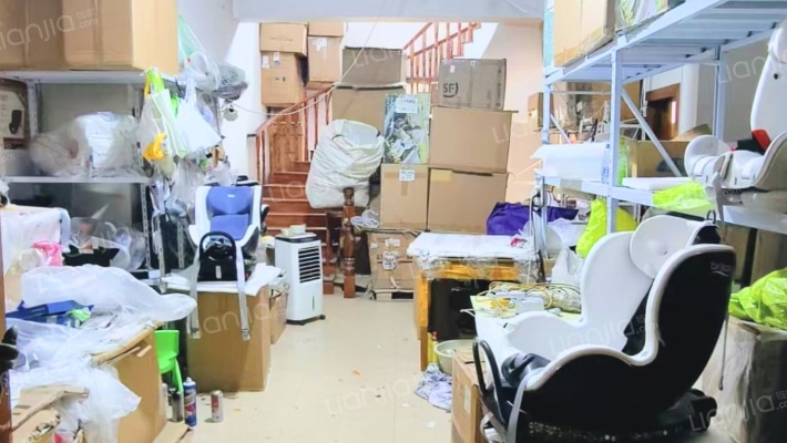 金侨别墅二手房实景图