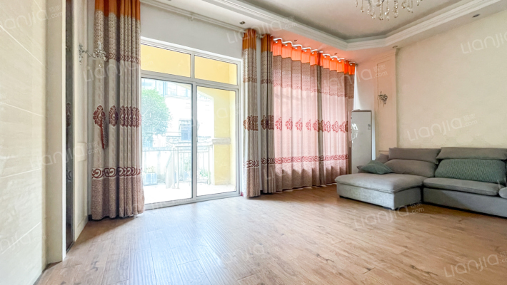 美加橘郡二手房实景图