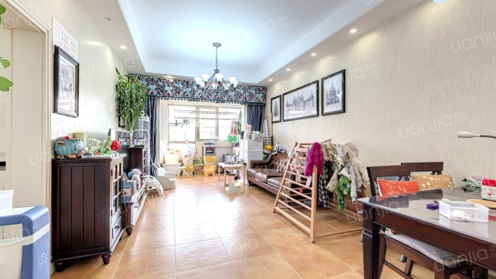 龙跃苑东四区二手房实景图