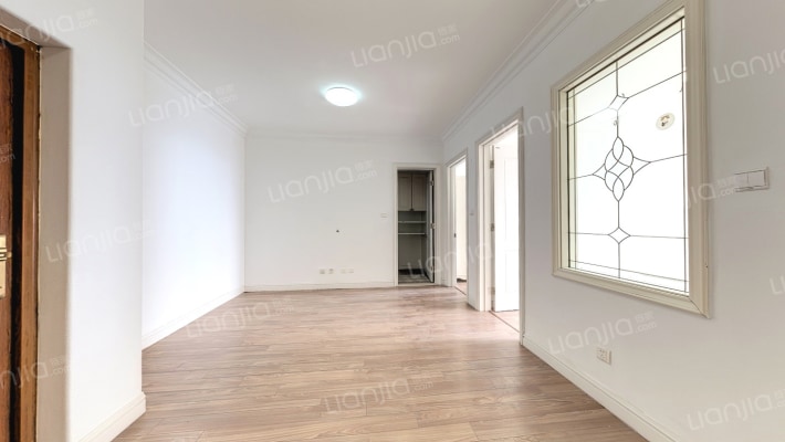 亿达梧桐路二手房实景图