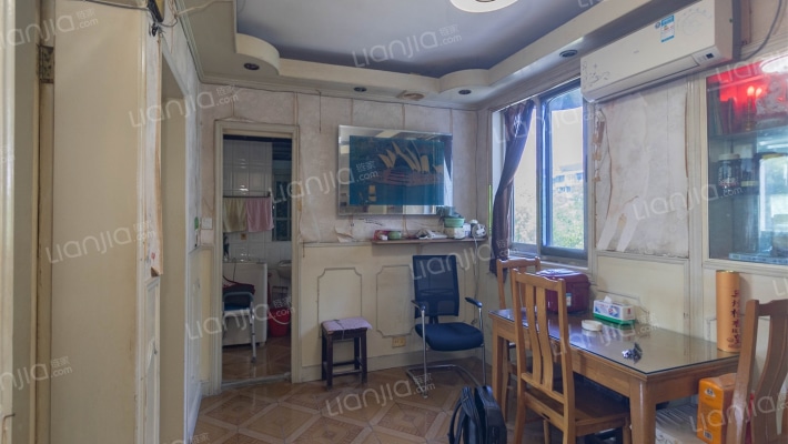 凌兆路521弄二手房实景图