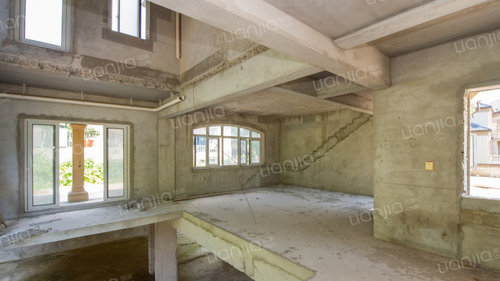 锦隆云山墅二手房实景图