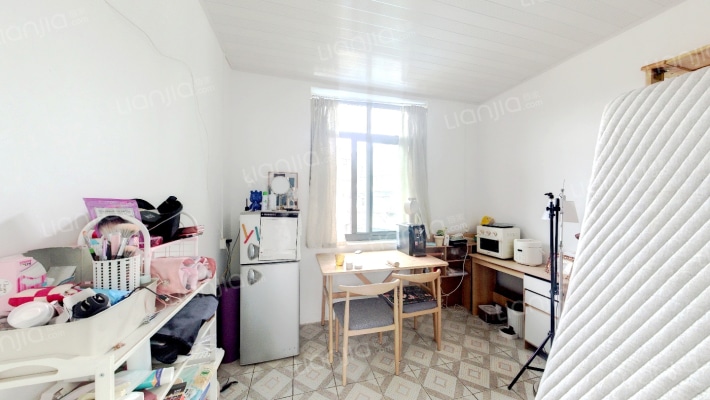 饮食服务公司宿舍二手房实景图