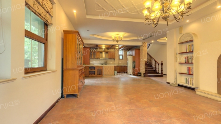 麓山国际水晶岗29号院二手房实景图