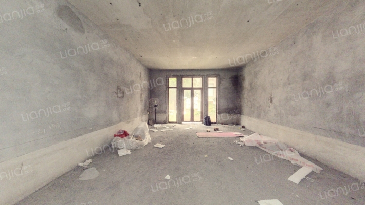 晋愉碧怡林畔东岸二手房实景图