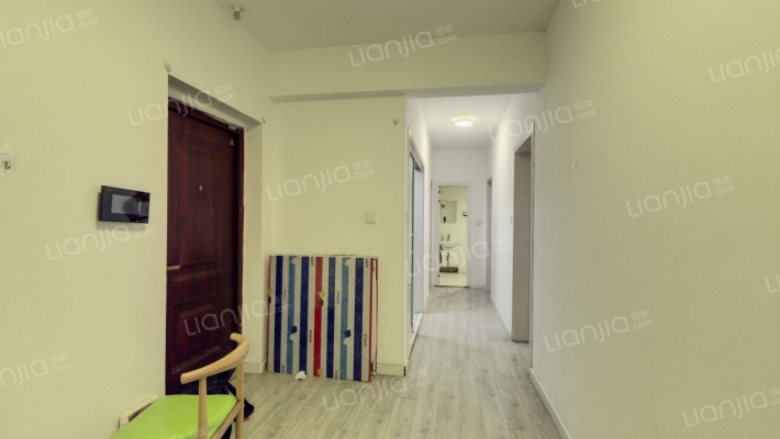 紫艺华府二手房实景图