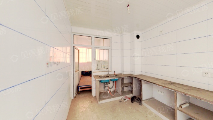 大森鑫城2室2厅1卫中等装修老证户型方正总价41万-厨房