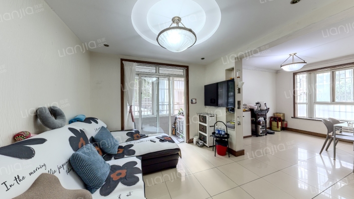 鲁班公寓二手房实景图