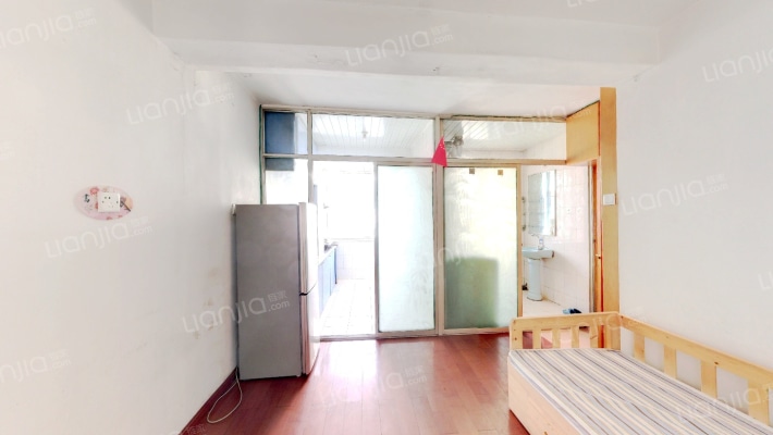 妇联小区二手房实景图