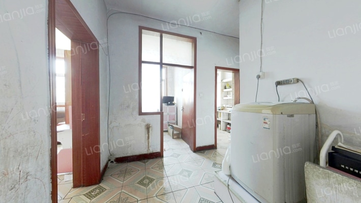 收割机厂家属楼（西南）二手房实景图