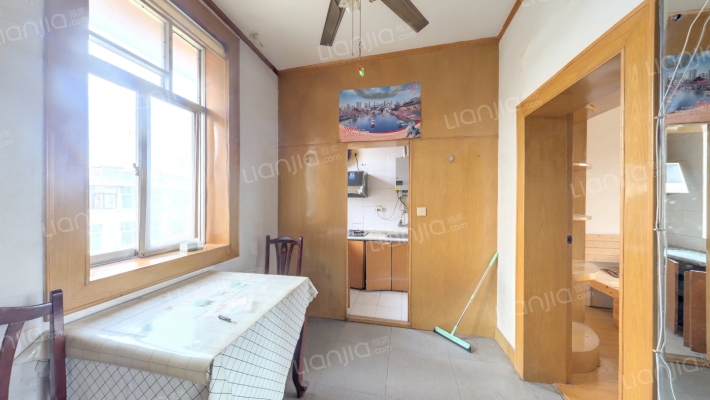 新华六村二手房实景图