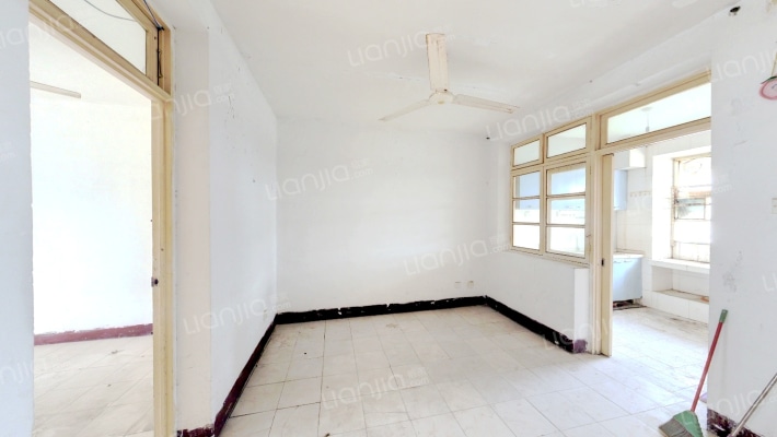 中医学院宿舍二手房实景图