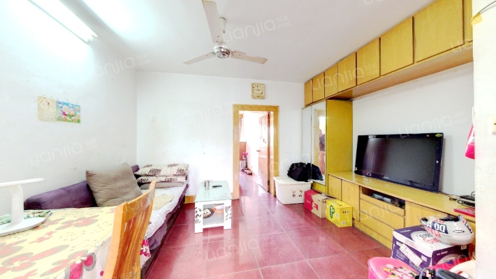 和燕路305号二手房实景图