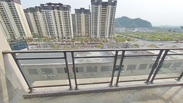 秀江河畔 3室2厅 东北-阳台