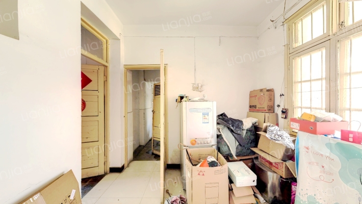 银行宿舍二手房实景图