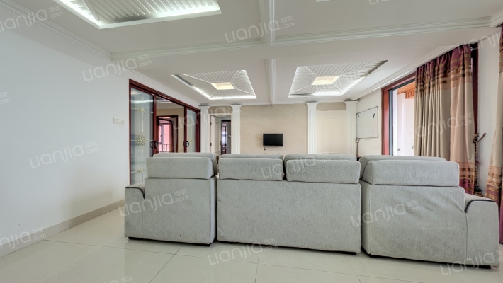 嘉鸿花园二手房实景图