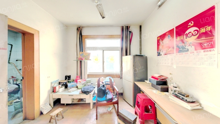 劳动局机关大院宿舍二手房实景图