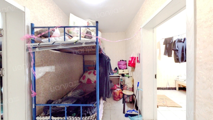 荣迁里二手房实景图