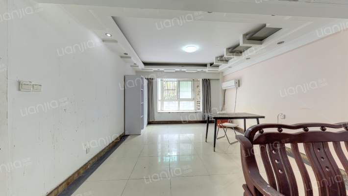 红森公寓二手房实景图