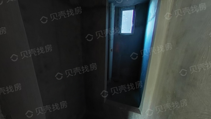 电梯低楼层，客厅望长江，门口有树夏天不会太热-卫生间