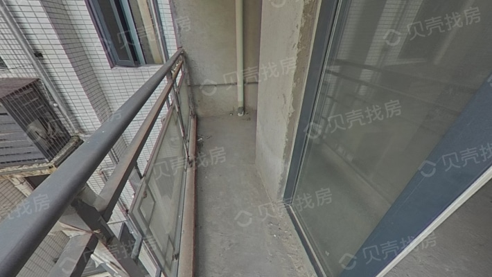 雲沙诗意电梯房，楼上可看江景，楼下鸟语花香-阳台