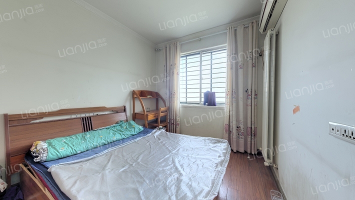 美林河畔二手房实景图