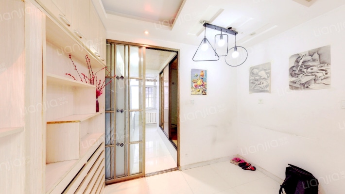 辽大校部家属区二手房实景图