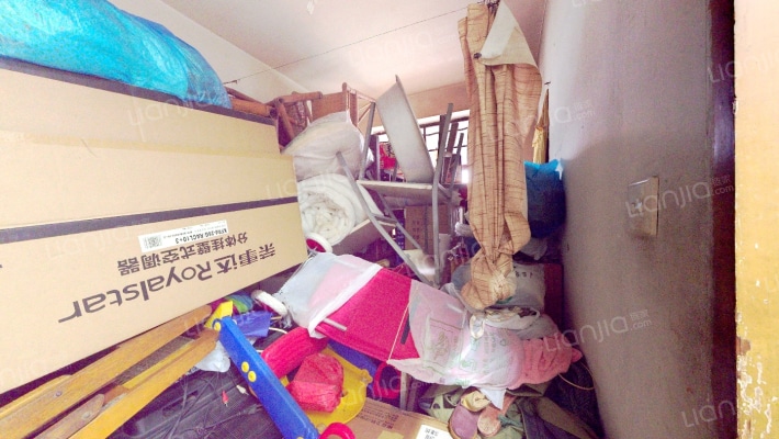 玛瑙路76号二手房实景图