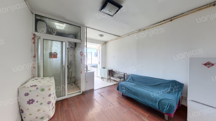 泰来小区二手房实景图