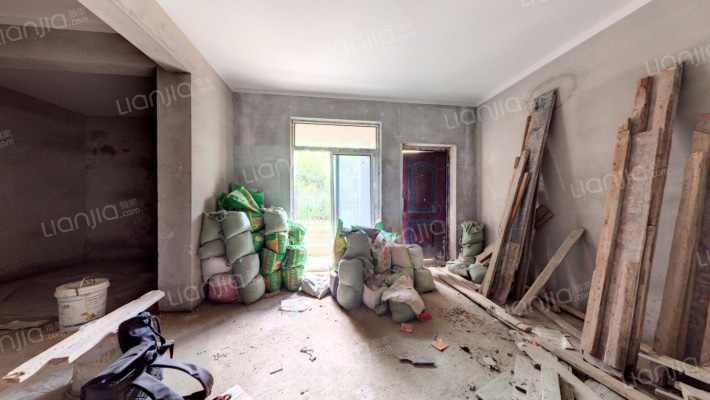 依山龙郡二手房实景图