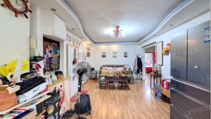 水源地社区二手房实景图