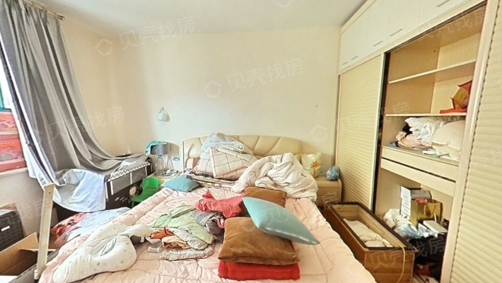 碧涛公寓 单价只要四千多精装三房-卧室