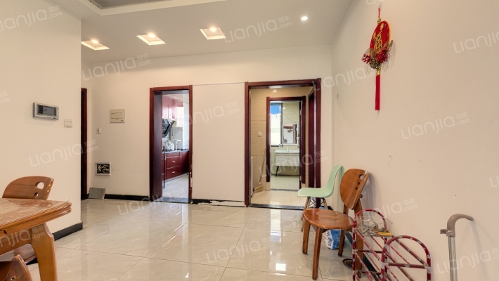 银爵世纪公寓二手房实景图