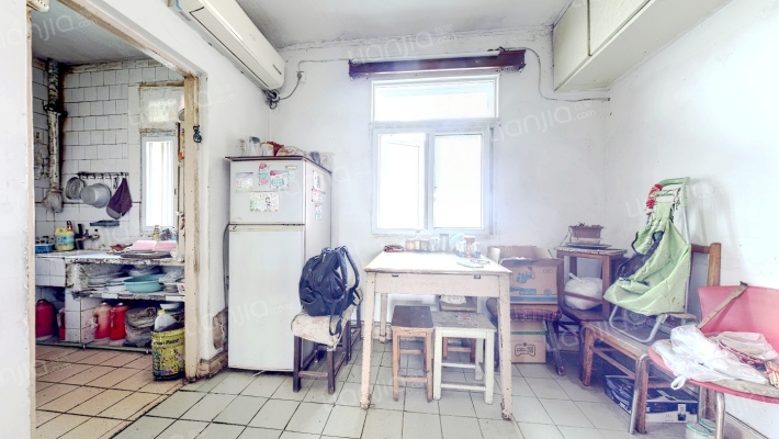 西华美路180弄二手房实景图