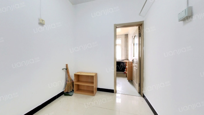 新源西里东街二手房实景图