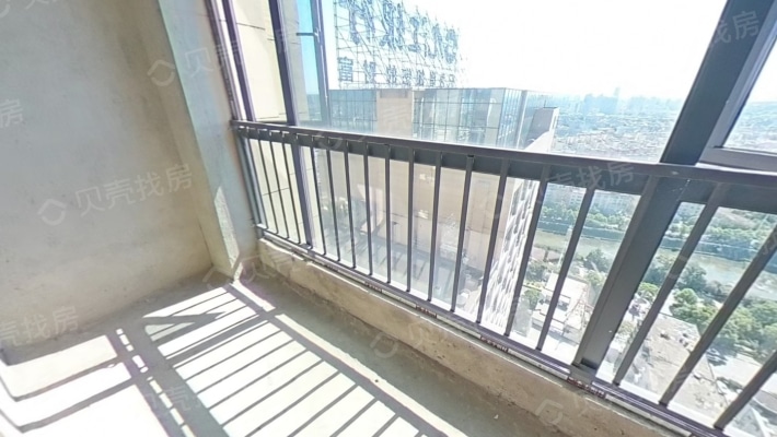 秋收地段恒意大厦，70年产权，市区地段-阳台