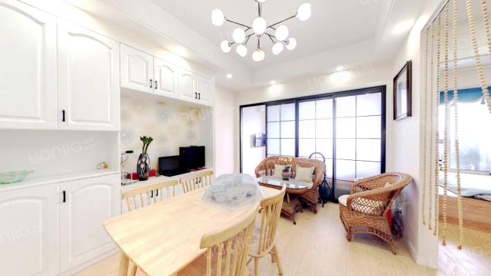 东方新天地（西区）二手房实景图