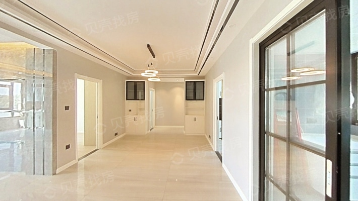 翡翠城洋房 黄jin楼层 143平大四房 证满两年诚意出售-客厅