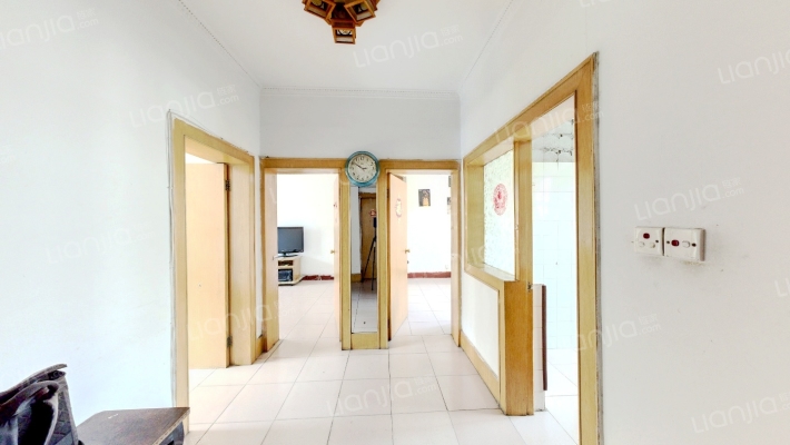 银行学校宿舍二手房实景图