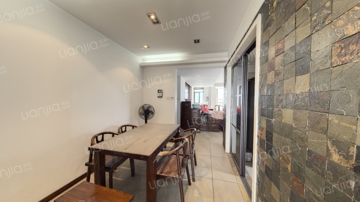 岳银欣苑二手房实景图