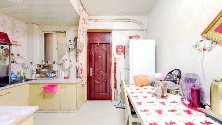 卫安中里二手房实景图