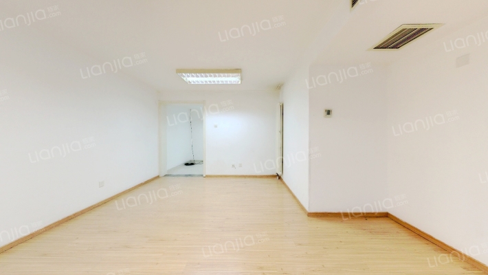 国润商务大厦二手房实景图