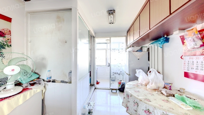 南山路站前小区二手房实景图