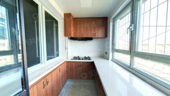 南湖北路地铁口宏湖小区精装两室南北通透-厨房