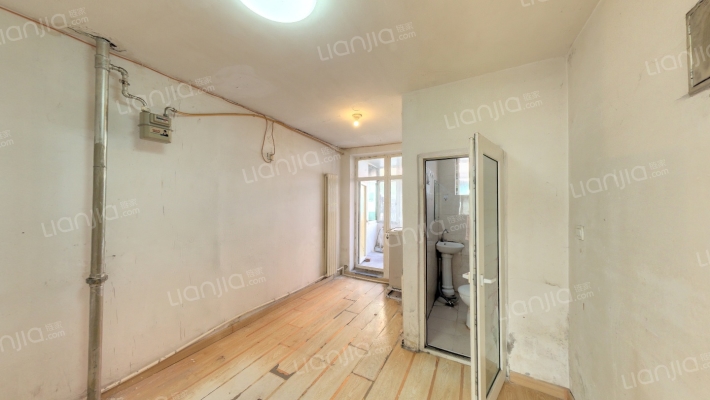 建大四小区二手房实景图