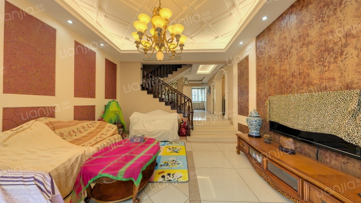 依云溪谷二手房实景图