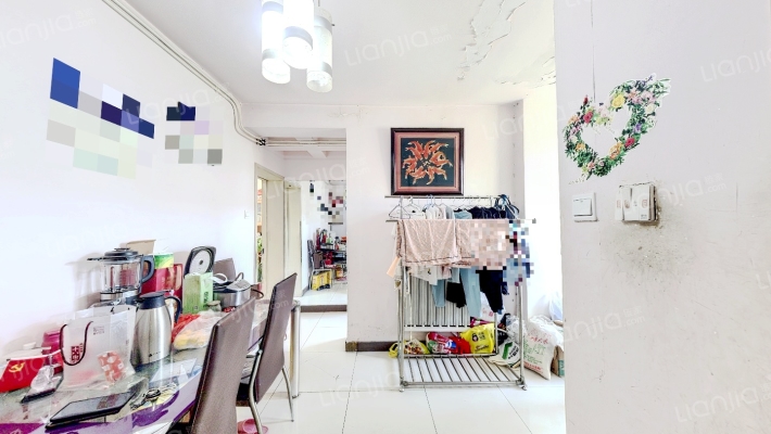 年德里二手房实景图