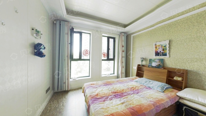 居家大户型宽敞明亮客厅卧室都有窗，利于室内通风-卧室B